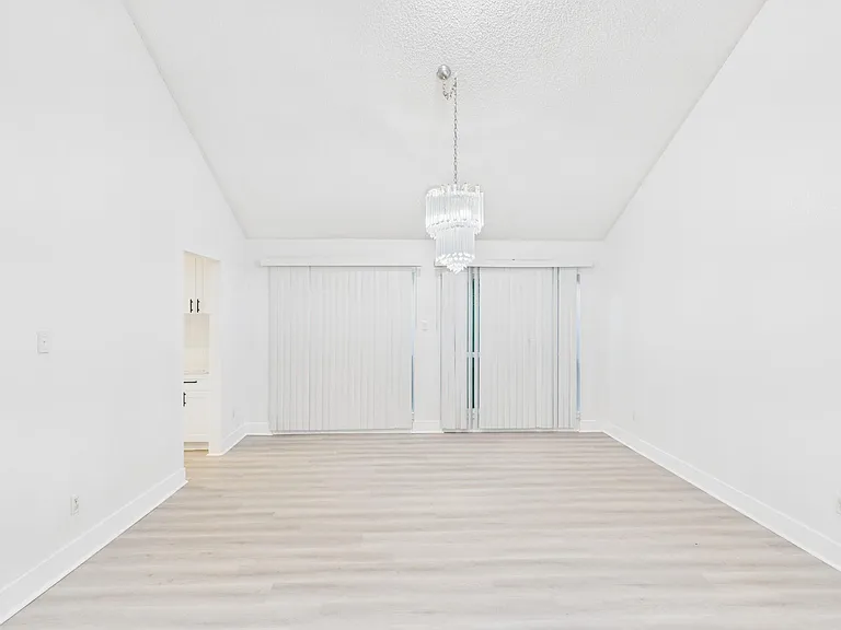 7610 Hopewell Ln — Photo 10