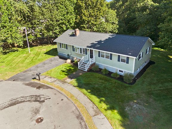 3rd image of 31 Columbus Rd
