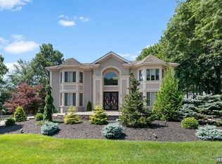 101 Mary Ann Ln, Wyckoff, NJ 07481