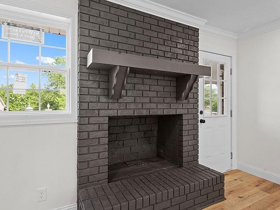 5th image of 525 Riverwood Dr