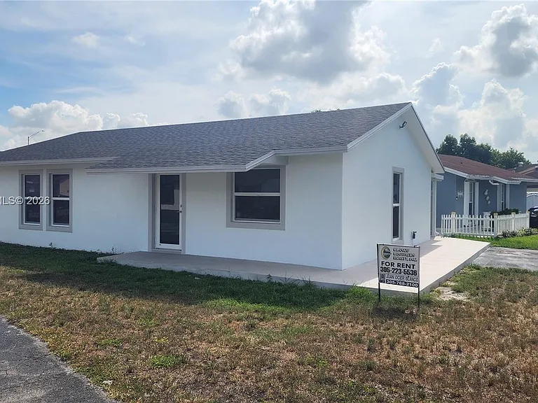 13741 SW 46th Ter — Photo 2