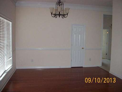 3rd image of 5148 Sand Hill Cir