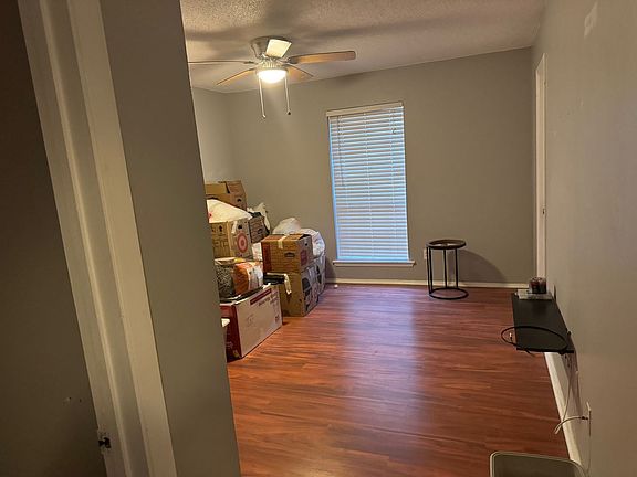 5th image of 1104 Autumn Cir APT B