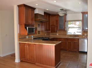 6570 Randi Ave, Canoga Park, CA 91303