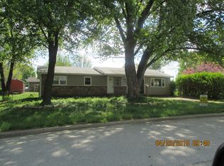 1114 S Missouri Ave, Bolivar, MO 65613