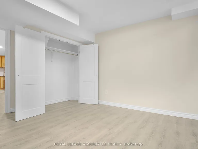 6120 Clover Ridge Cres #BASEMENT — Photo 8