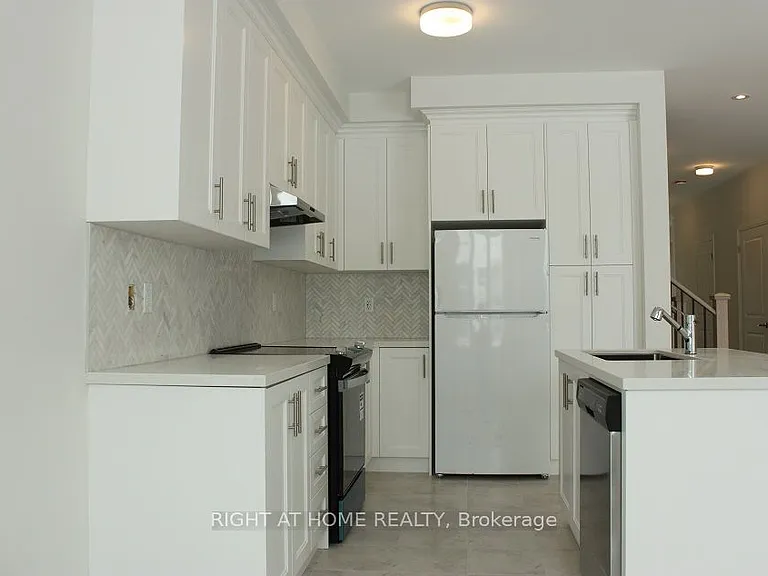 107 Schmeltzer Cres — Photo 10