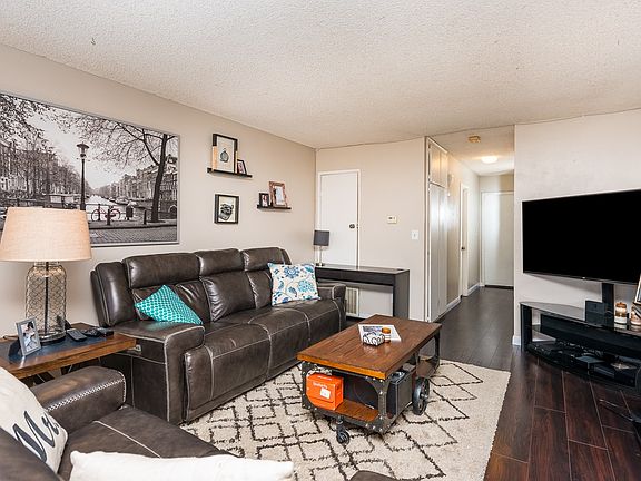 2nd image of 8027 Calle Fanita
