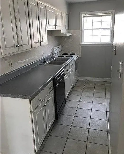 2 bed, 1000 sqft, $1,500 — Photo 3