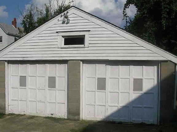 4th image of 3944 Lovell Ave