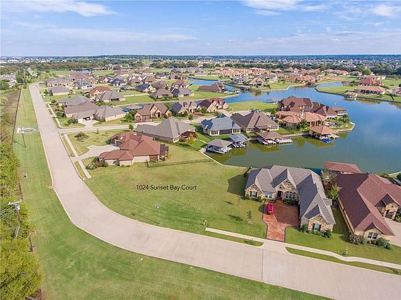 3rd image of 1024 Sunset Bay Ct