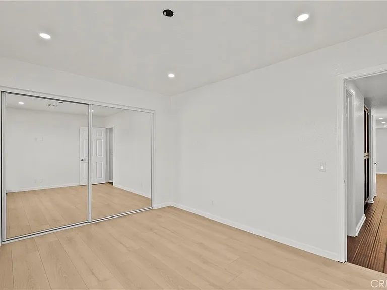 1138 Lakeview Dr — Photo 32