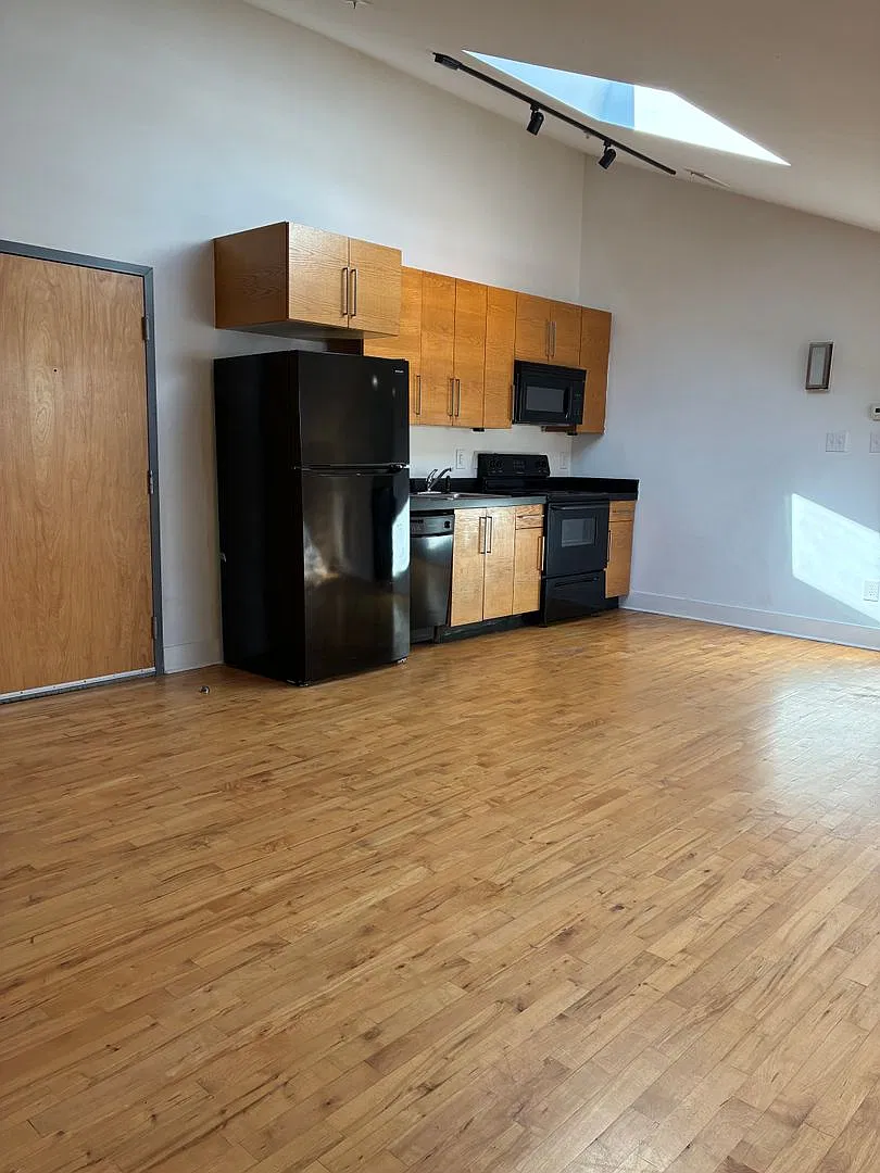 **Move in by October 31, 2026 and receive HALF off November 2026 rent! — Photo 2