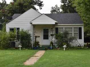 1827 W Dakota Ave, Chickasha, OK 73018