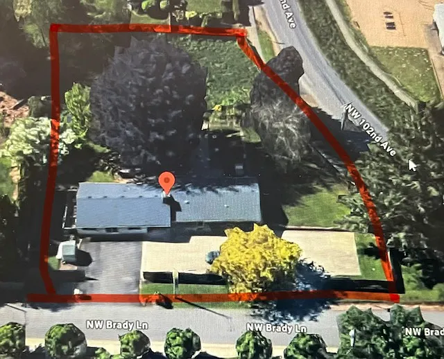 from north to south direct to bird view the property. you can see the big yard