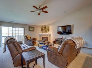 853 Stonefield Dr UNIT 303, Racine, WI 53406