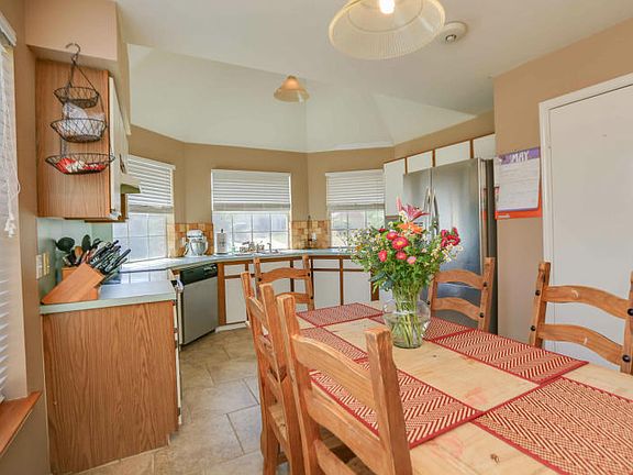 2nd image of 3133 Edmonton Dr