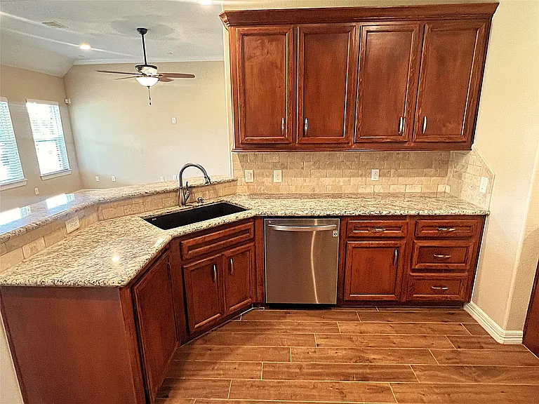 9723 Highland Pointe Dr — Photo 7