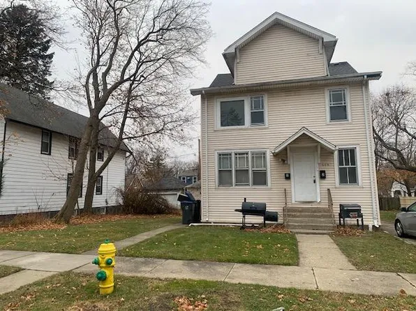 608 Sunderlin St #2, Waukegan, IL 60085