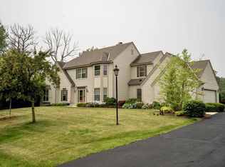 10423 N Burning Bush Ln, Mequon, WI 53092