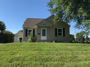 1610 W 2nd St, Cedar Falls, IA 50613