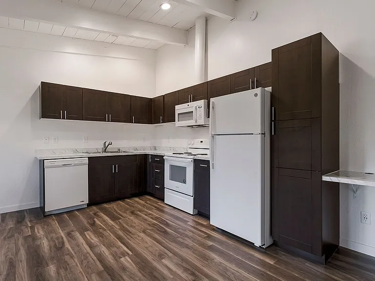 Sheridan Square Apartments — Photo 53