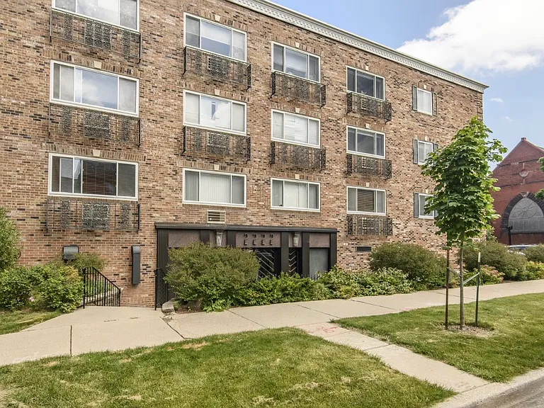 2222 E Belleview Pl #201 — Photo 1