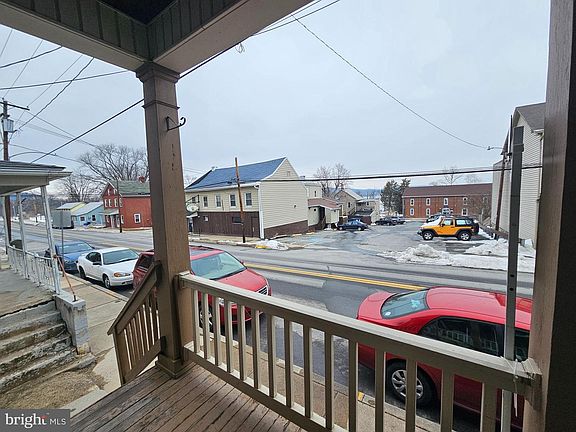 4th image of 606 S Front St