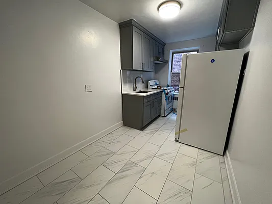 Rented by Contact Realty | media 6