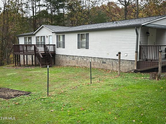 3rd image of 181 Sarah Annie Dr