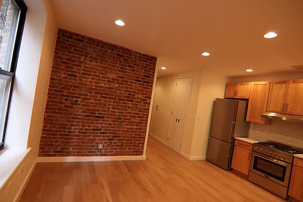 Rented by PMG Real Estate  | media 29