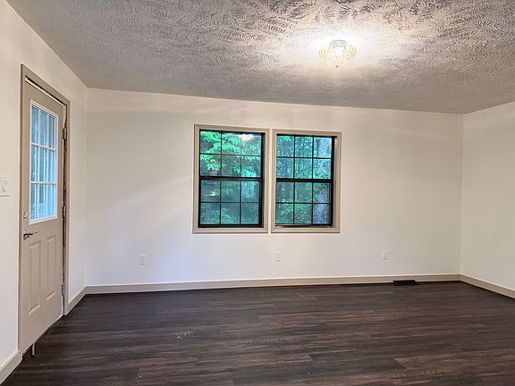 3rd image of 1636 Mountain View Ct #1A