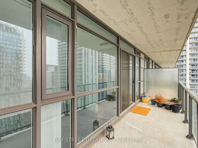 290 Adelaide St W #3002 — Photo 31