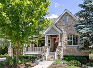 731 Woodcrest Ln, Lemont, IL 60439