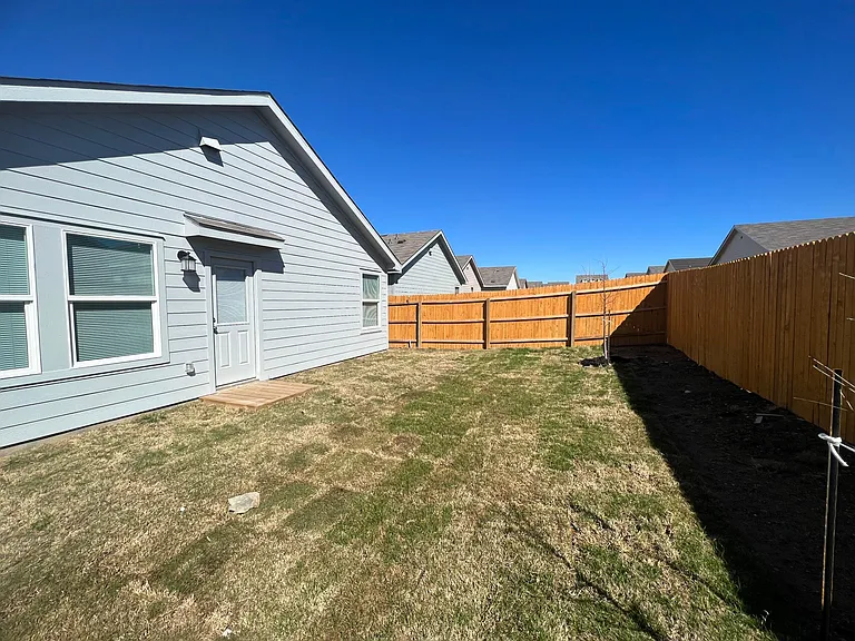 2906 Millican Dr — Photo 32