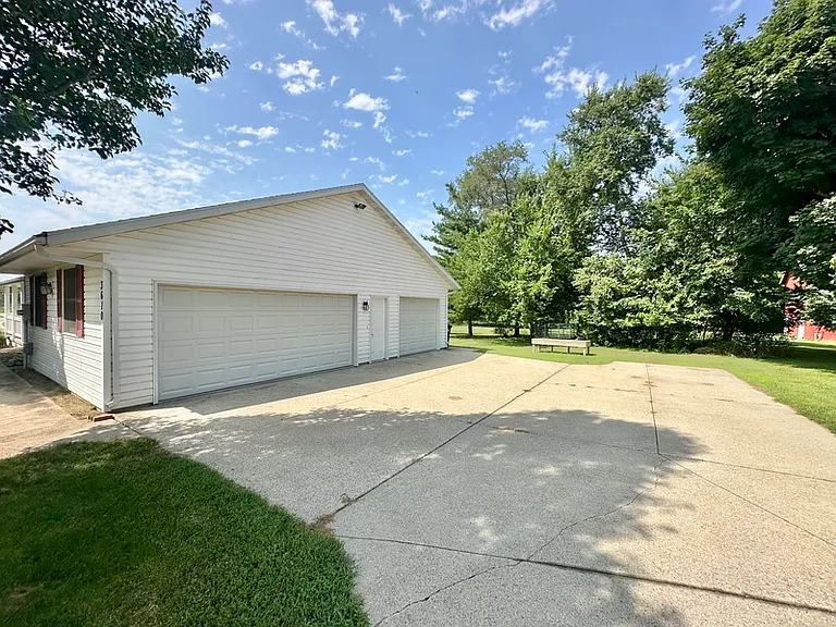 3610 Alburnett Rd — Photo 22