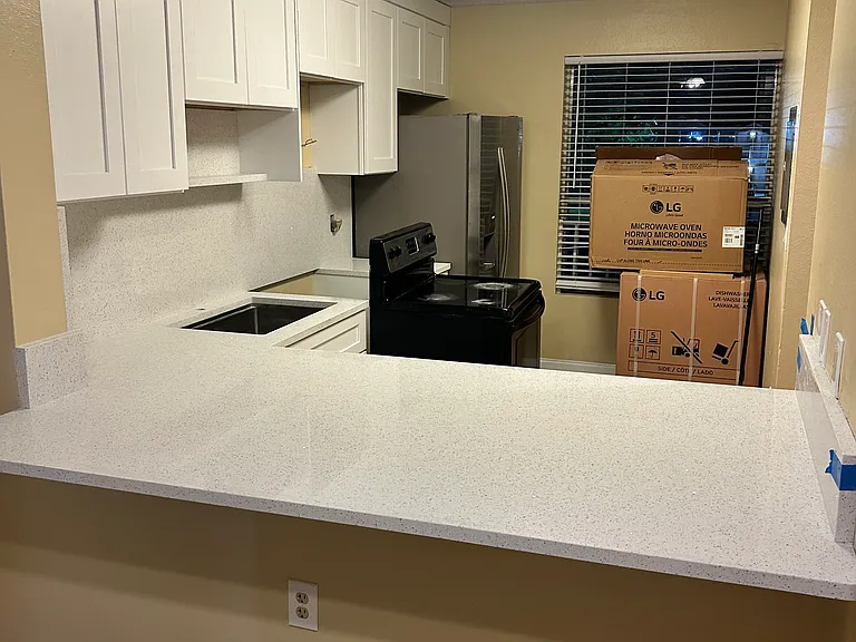 8039 SW 21st Ct — Photo 1