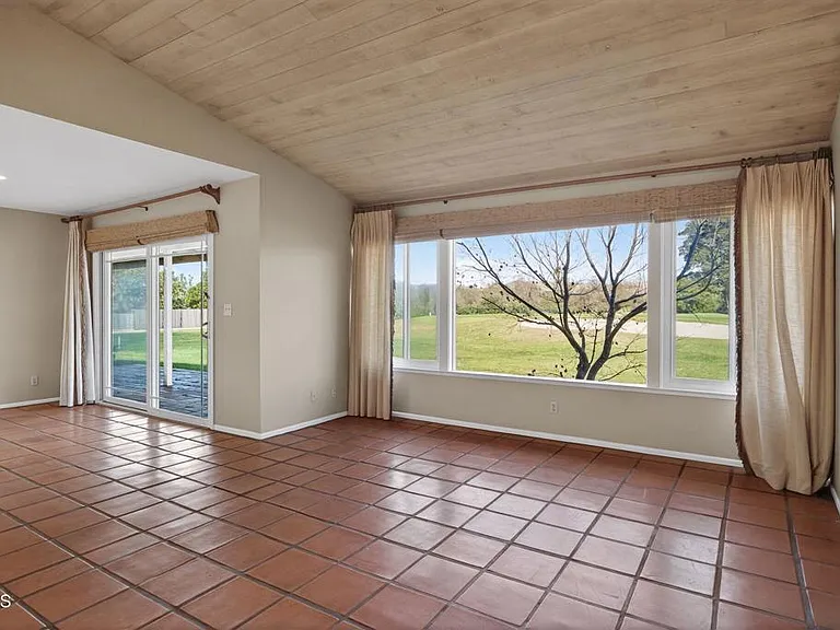 1525 Fairway Dr — Photo 9