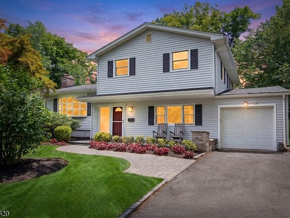 2nd image of 197 Woodbine Cir