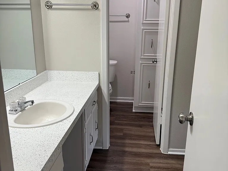 Ivanhoe Duplexes — Photo 10