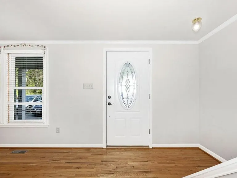 117 Valley View Ct — Photo 3