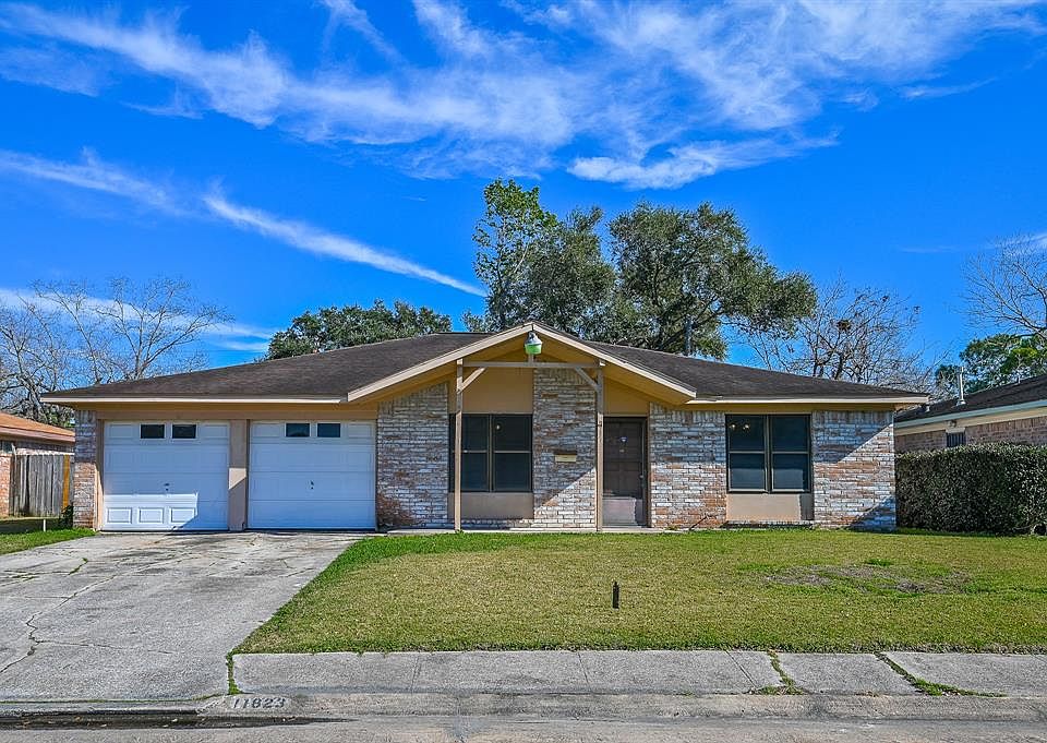 1st image of 11823 S Willowdale Cir