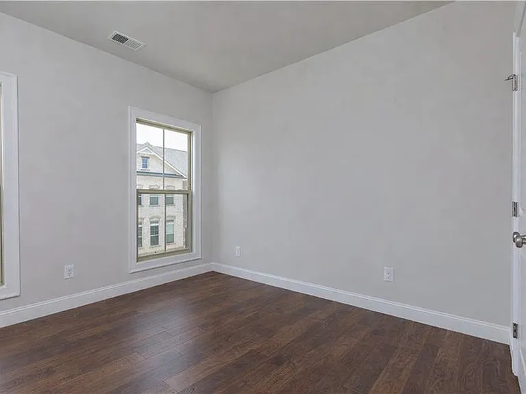7826 Laurel Crest Dr — Photo 13
