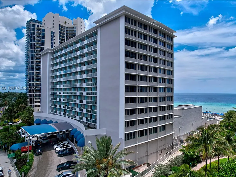 19201 Collins Ave #1123 — Photo 34