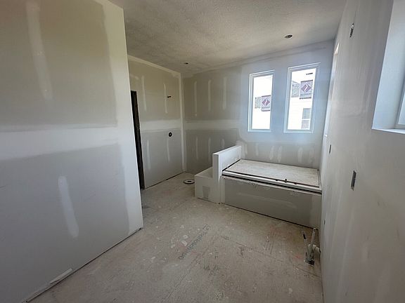 5th image of 16724 Alex Dr