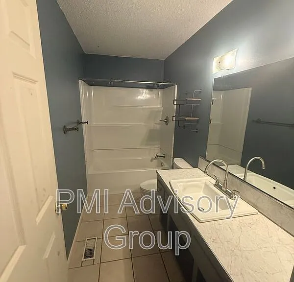 1643 SW Knollwood Dr — Photo 7