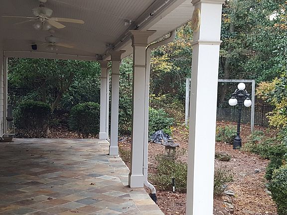 3rd image of 4005 Honeytree Ln NE