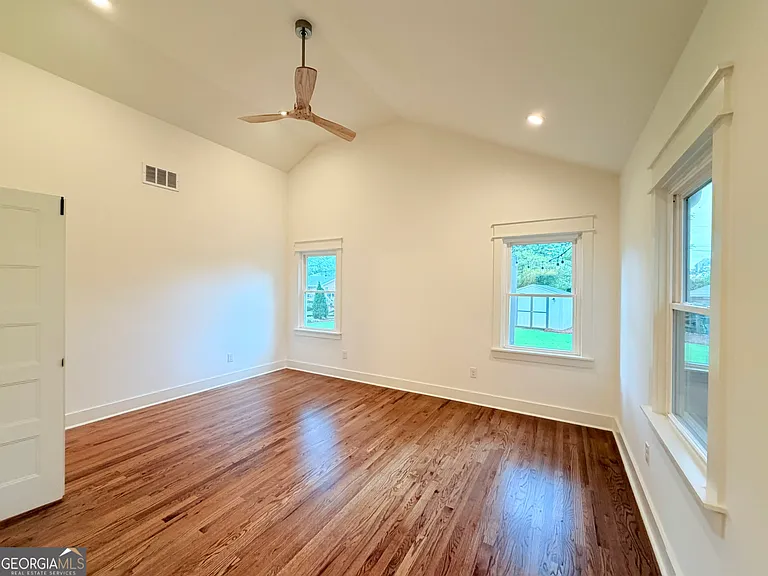 3300 Ridgecrest Rd SE — Photo 8