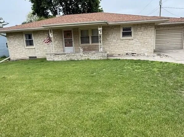 208 W Chestnut, Hubbard, IA 50122