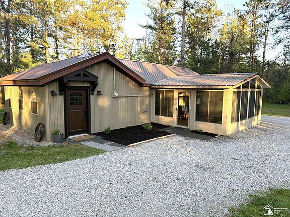 2nd image of 1391 Hill Rd
